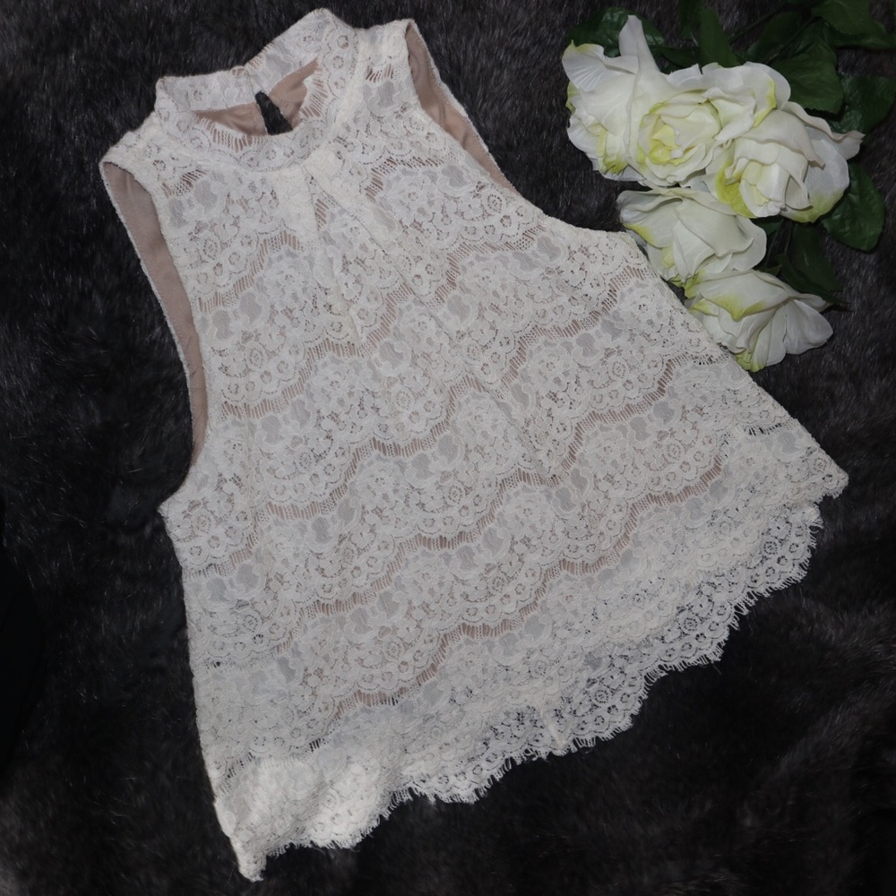 Mock neck sleeveless top